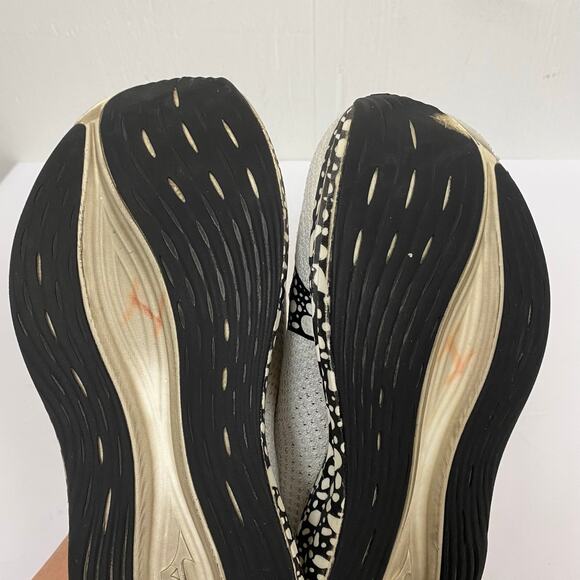 MIZUNO NEO ZEN J1GC2529 06 White Black Running Shoes Men's Size 8 - Picture 11 of 13